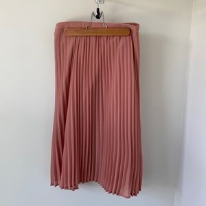 Dynamite Pleated Skirt